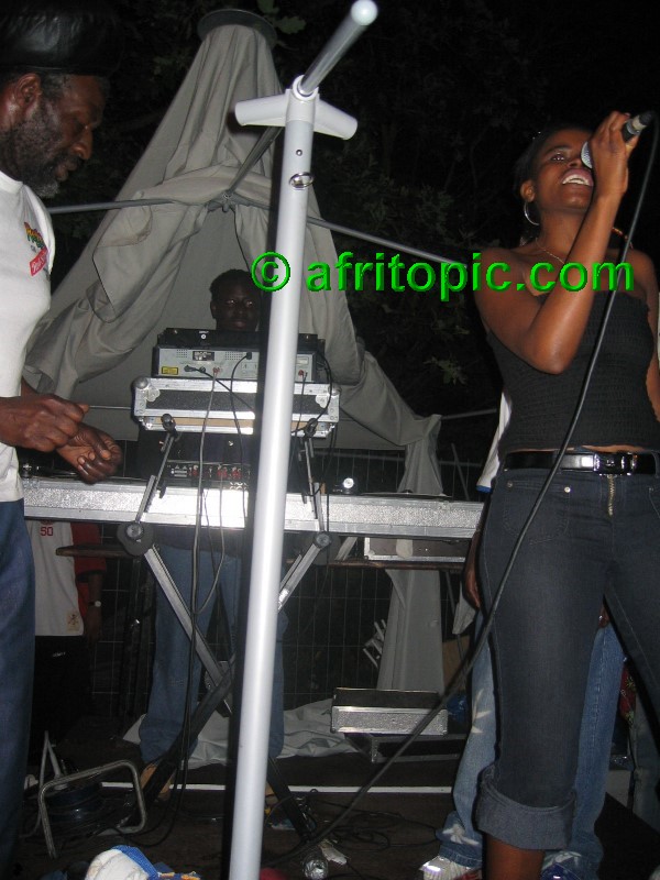 ../Images/Summerjam2005 032.jpg